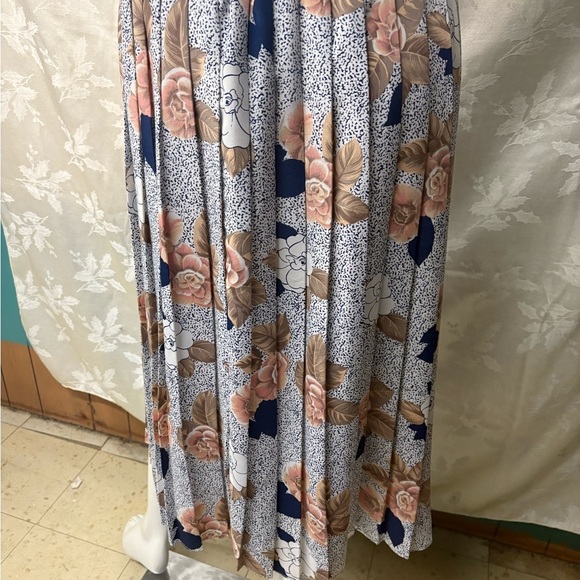 Vintage Lee Floral Pleated Skirt - Blue, Pink, Brown - Picture 2 of 4
